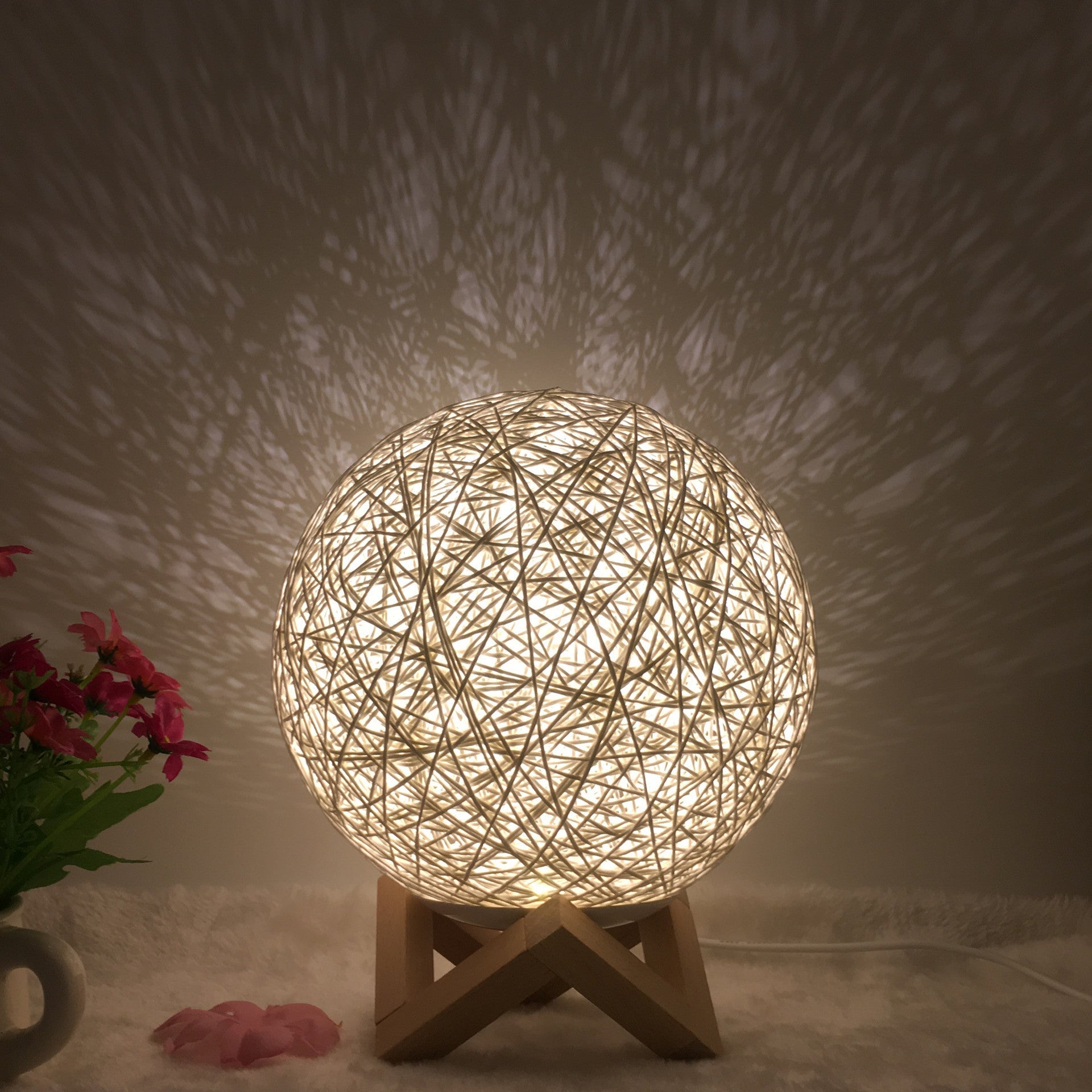 Creative Linen Table Lamp Novel and Unique LED Intelligent Rattan Ball Lamp COMFYAPPLI